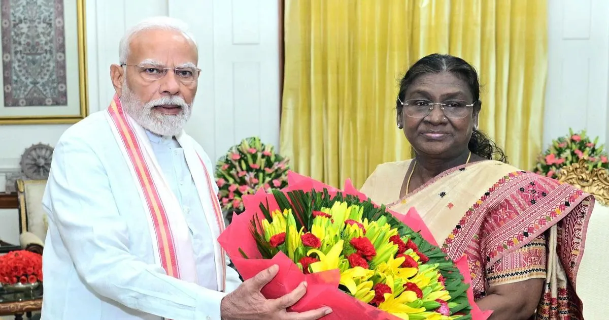 पीएम मोदी ने राष्ट्रपति मुर्मू से की मुलाकात, बिहार में SIR अभ्यास पर संसद में गतिरोध जारी