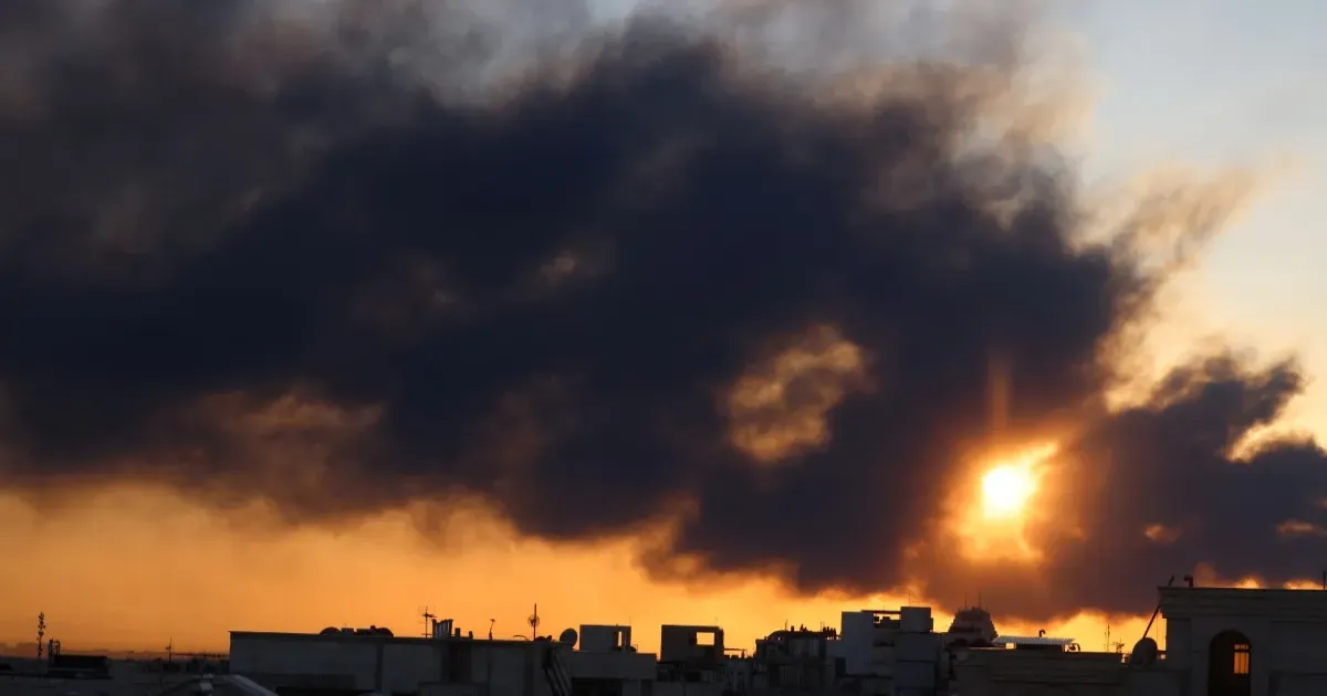  अमेरिका-इजरायल-ईरान युद्ध: ईरान की बड़ी चेतावनी, क्षेत्र की सैन्य और आर्थिक ढांचे को पूरी तरह तबाह करने की धमकी