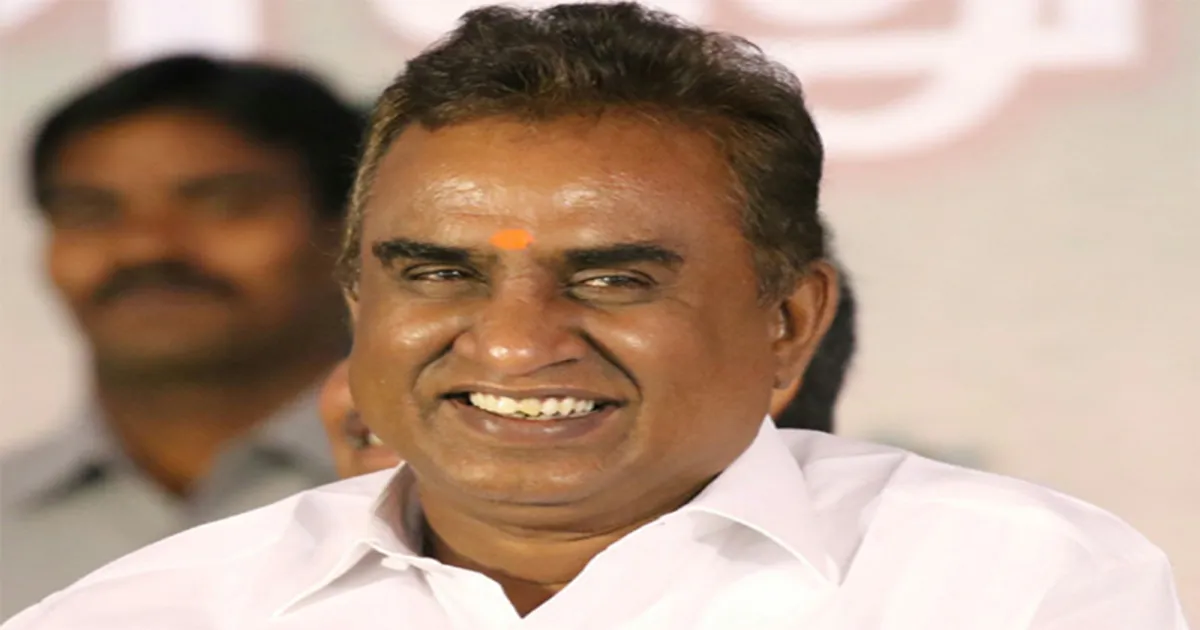 अपनी पार्टी के कार्यकर्ताओं की सुरक्षा नहीं कर सकते, जनता की कैसे करेंगे? : AIADMK के एसपी वेलुमानी ने विजय पर निशाना साधा