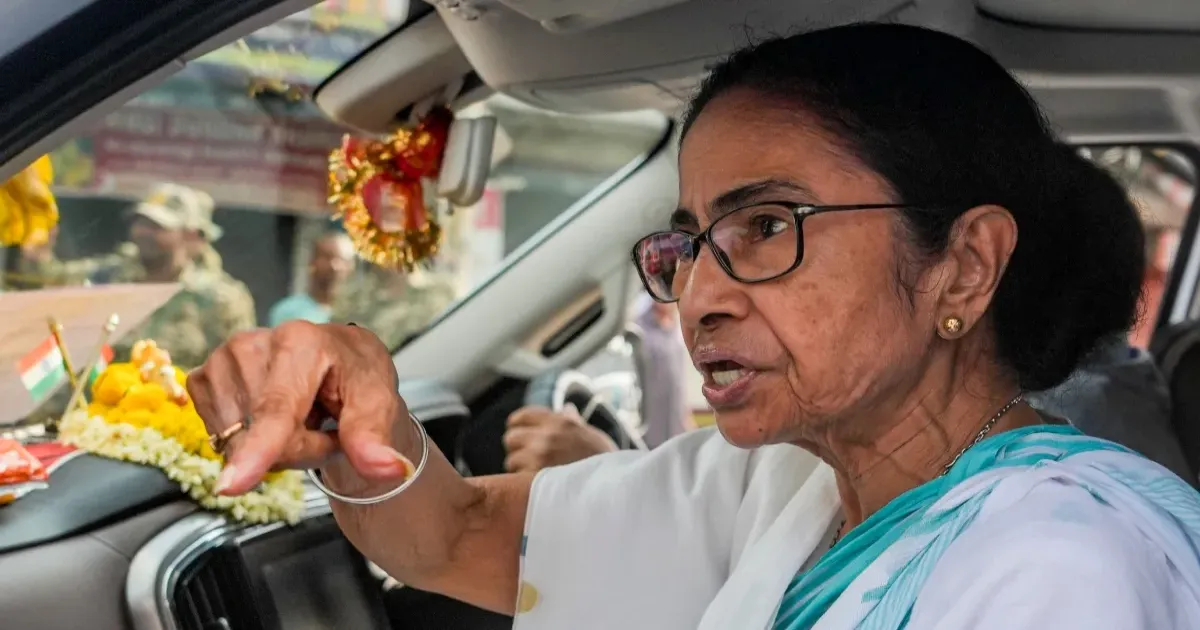 पश्चिम बंगाल में हार के बाद ममता बनर्जी का आरोप, भाजपा ने 100 से ज्यादा सीटें लूटीं, वापसी का संकल्प