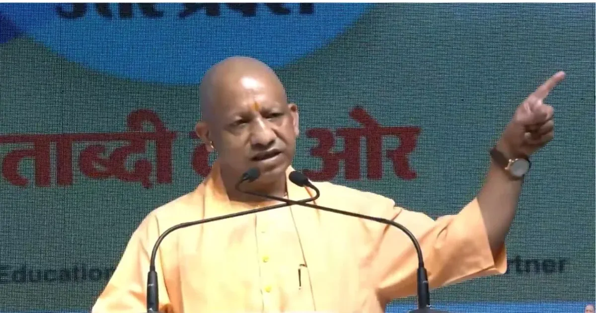 नहीं मानेंगे तो दूसरा तरीका अपनाएंगे: यूपी सीएम योगी आदित्यनाथ ने सड़कों पर नमाज़ अदा करने पर चेताया