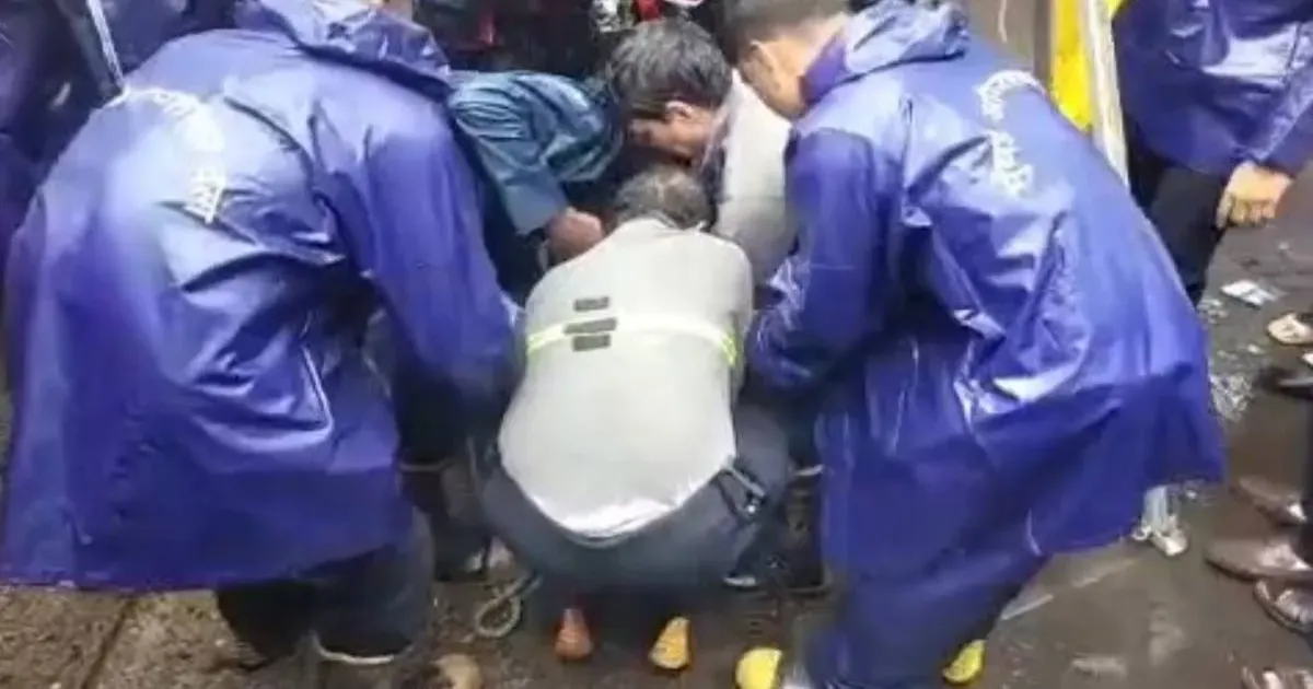 मुंबई में भारी बारिश के बीच मैनहोल में गिरने से 60 वर्षीय व्यक्ति की मौत, बारिश से जुड़ी तीसरी घटना