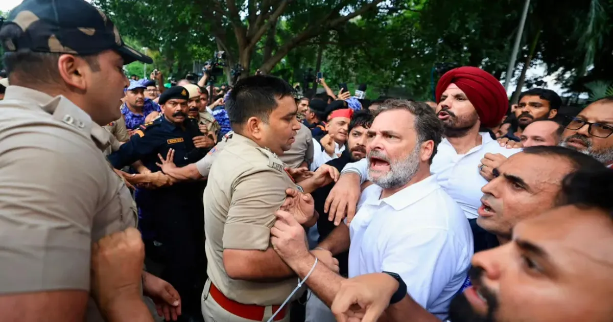 नीट पेपर लीक विवाद पर प्रदर्शन तेज, हिरासत के बाद राहुल गांधी करेंगे अहम प्रेस कॉन्फ्रेंस