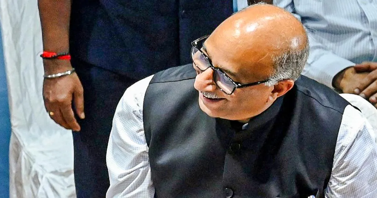 पश्चिम बंगाल में मतदाता सूची संशोधन में गड़बड़ी के आरोप, चार अधिकारी निलंबित