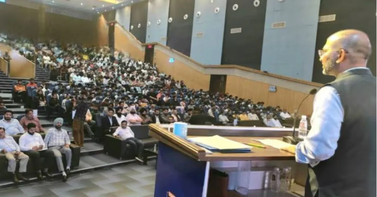 विदेश जाने के लिए कानूनी रास्ता अपनाएं: विदेश मंत्रालय ने पंजाब के युवाओं से की अपील