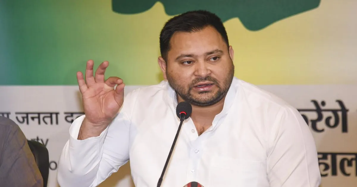 बिहार मतदाता सूची मसौदे से गायब हुआ तेजस्वी यादव का नाम, कहा – लोकतंत्र की हत्या, मताधिकार छीना जा रहा है