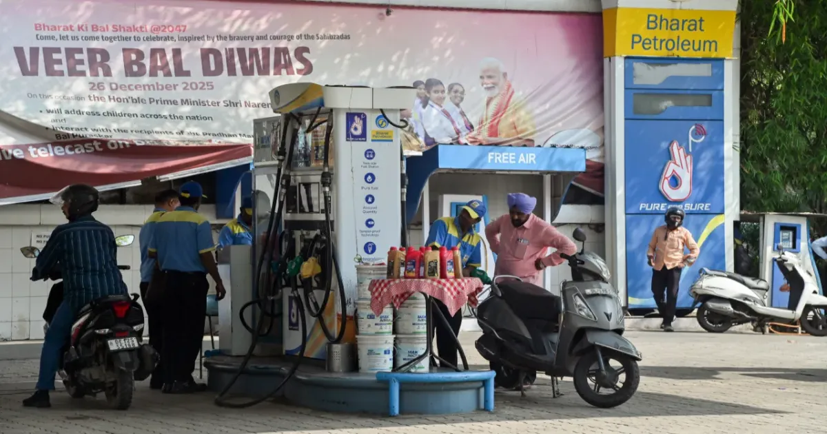 पश्चिम एशिया संघर्ष के बीच ऊर्जा संकट से निपटने के लिए राजनाथ सिंह की अध्यक्षता में केंद्र ने बनाया अंतर-मंत्रालयी पैनल