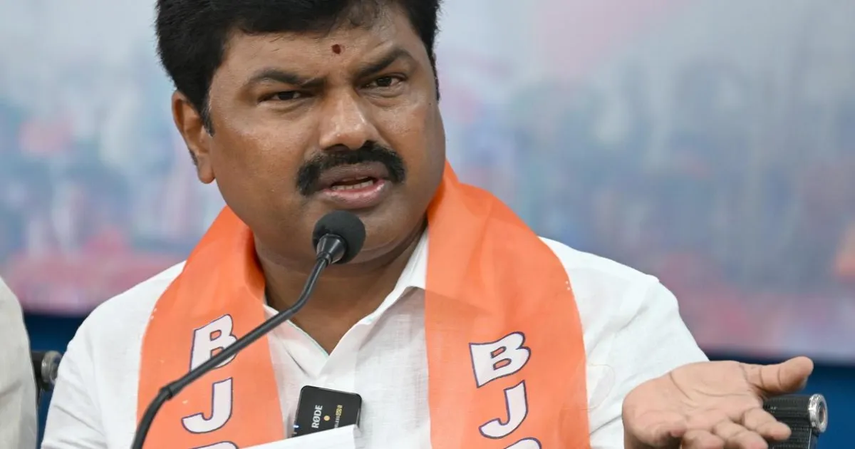 बी.वाई. राघवेंद्र ने के.एस. ईश्वरप्पा को दिया बीएसवाई अभिमानोत्सव का निमंत्रण