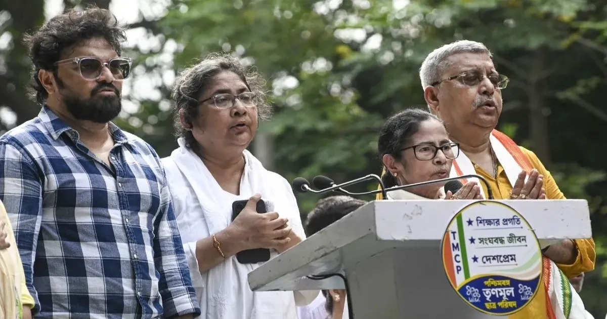 ममता बनर्जी के खिलाफ कलकत्ता हाई कोर्ट के आदेश के उल्लंघन का मामला दर्ज, टीएमसी छात्र परिषद कार्यक्रम से जुड़ा विवाद