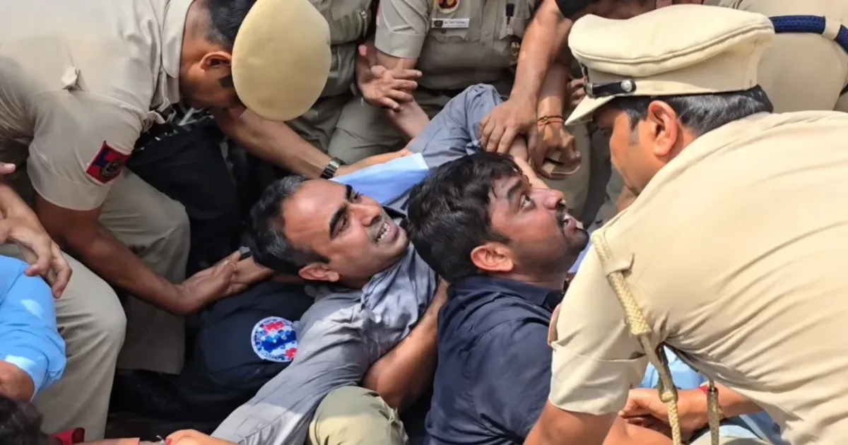 मुंबई में CEC ज्ञानेश कुमार के इस्तीफे की मांग को लेकर प्रदर्शन, हजारों लोग शिवाजी पार्क पहुंचे
