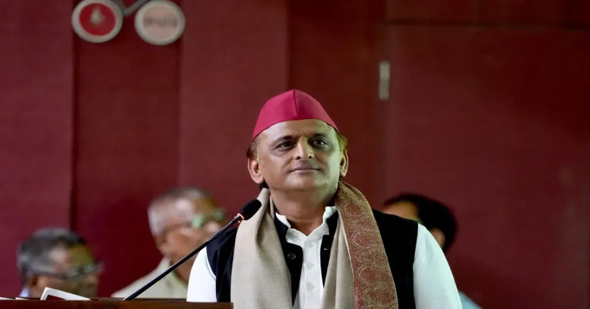 अखिलेश यादव की मांग: आधार से जुड़ी हो मतदाता सूची, मतदान केंद्रों पर हो बायोमेट्रिक सत्यापन