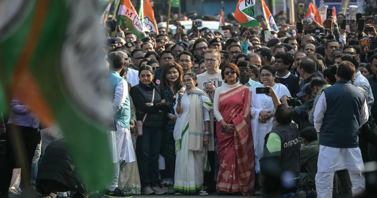 ईडी कार्रवाई के खिलाफ कोलकाता में टीएमसी का प्रदर्शन, ममता बनर्जी ने संभाली मार्च की कमान
