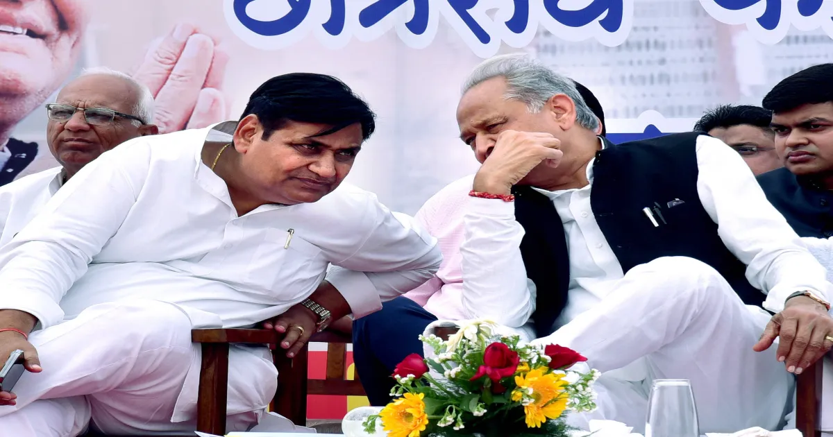 राजस्थान कांग्रेस में घमासान, अशोक गहलोत के करीबी ने गोविंद डोटासरा से मांगा इस्तीफा