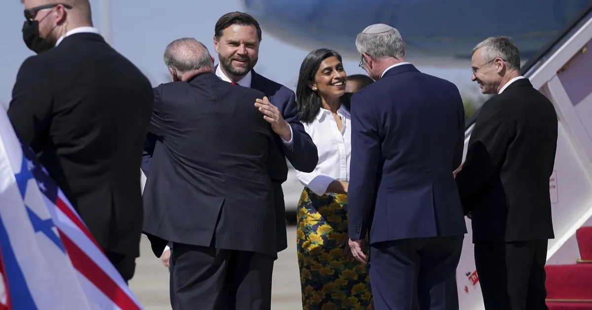 अमेरिका के उपराष्ट्रपति J.D. Vance गाज़ा में नाजुक संघर्षविराम को मजबूत करने के लिए इज़राइल पहुंचे