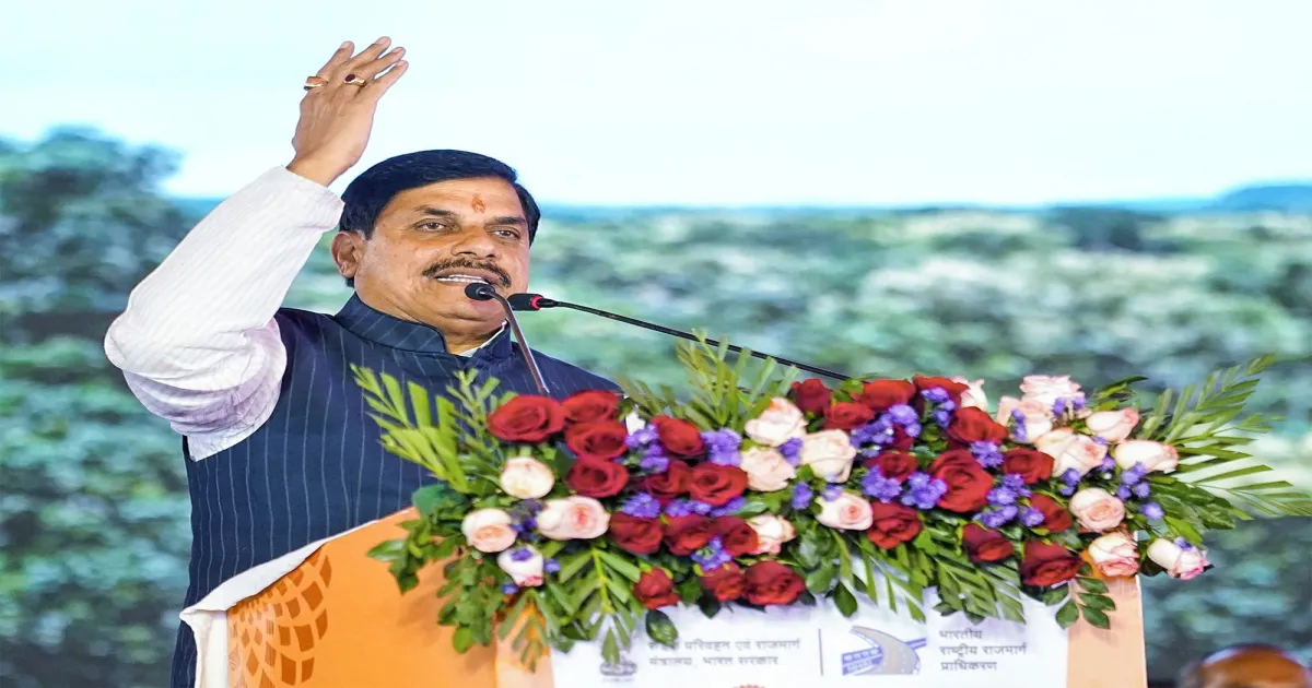 मध्य प्रदेश मुख्यमंत्री ने सिधी कलेक्टर और ग्वाना SP को हटाए जाने के आदेश दिए