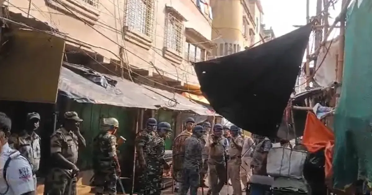 हावड़ा के शिवपुर में बमबाजी और हिंसा से तनाव, बीजेपी-टीएमसी कार्यकर्ताओं में झड़प