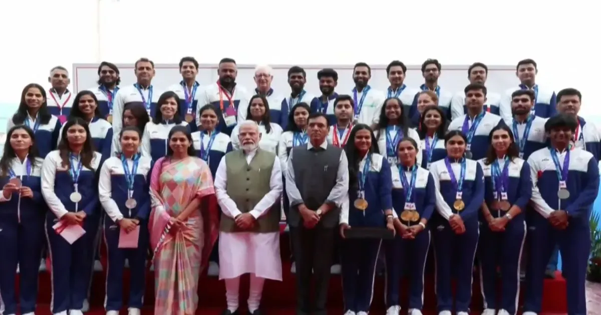 प्रधानमंत्री मोदी ने एशियाई खेलों के पदक विजेताओं को किया सम्मानित, खिलाड़ियों ने भेंट की हस्ताक्षर वाली जर्सी और हॉकी स्टिक