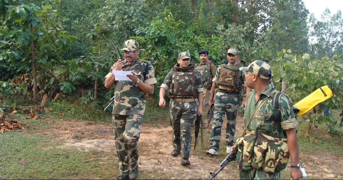 झारखंड में ₹10 लाख इनामी कुख्यात नक्सली मारा गया