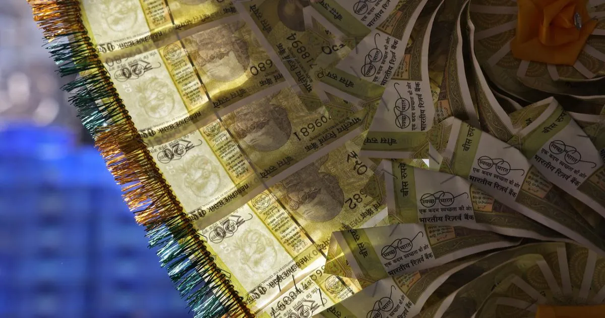 रुपया गिरकर अमेरिकी डॉलर के मुकाबले 88.79 पर पहुँचा, अब तक का सबसे निचला समापन
