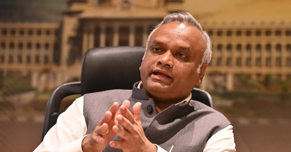 प्रियंक खड़गे का भाजपा पर येलो लाइन परियोजना का श्रेय हड़पने का आरोप