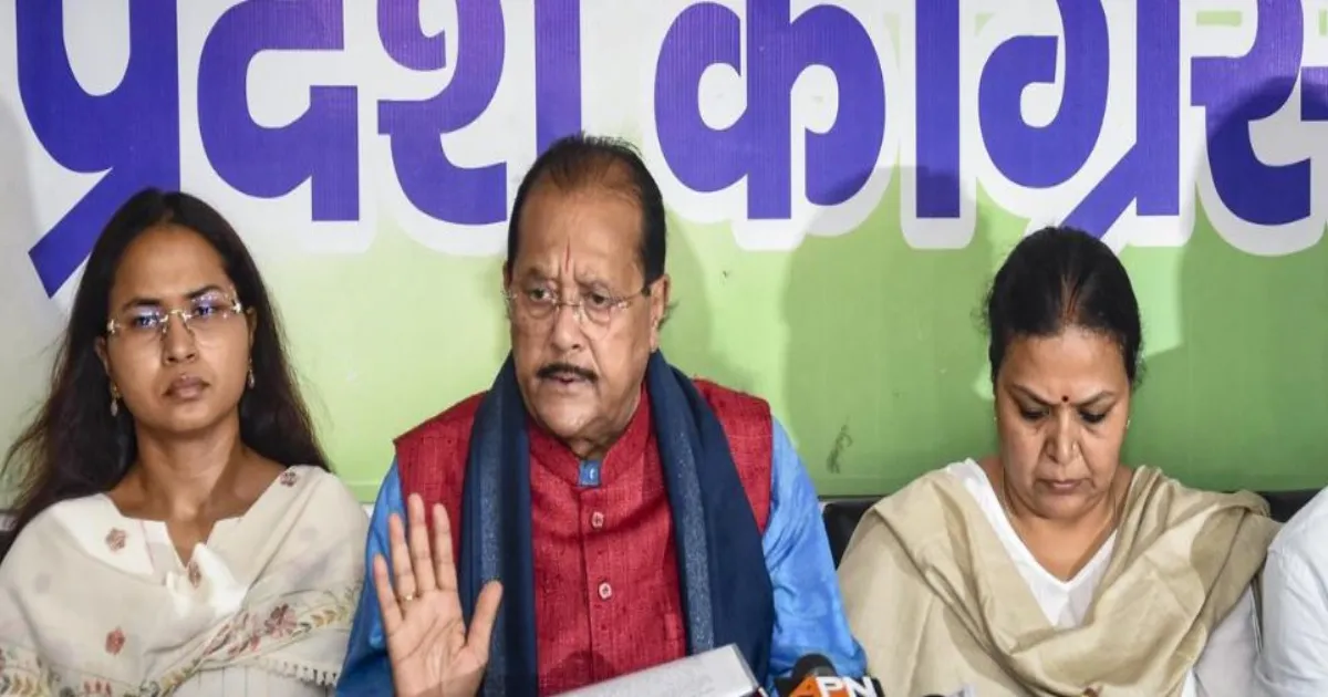 झारखंड छात्रों के आंदोलन का भाजपा कर रही राजनीतिकरण, दूसरे राज्यों से लोगों को बुलाकर प्रदर्शन बिगाड़ने का कांग्रेस का आरोप