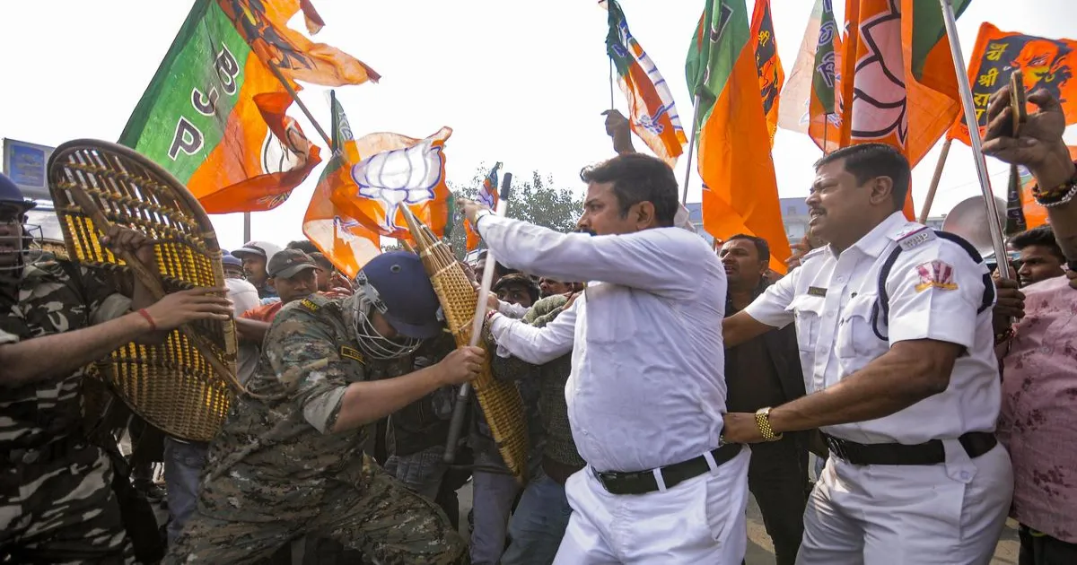 हावड़ा में बांग्लादेशी हिंदू युवक की हत्या के विरोध में प्रदर्शन, पुलिस और भाजपा समर्थकों में झड़प