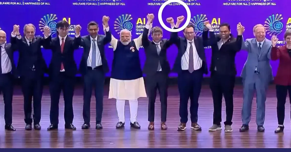एआई समिट में अजीब क्षण: सैम ऑल्टमैन और डारियो एमोडेई ने हाथ न मिलाने पर छोड़ी सुराख़, कंपनियों के बीच मतभेद का अंतर स्पष्ट