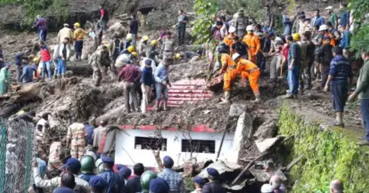 हिमाचल में भूस्खलन से एक की मौत, छह लोग अब भी मलबे में फंसे