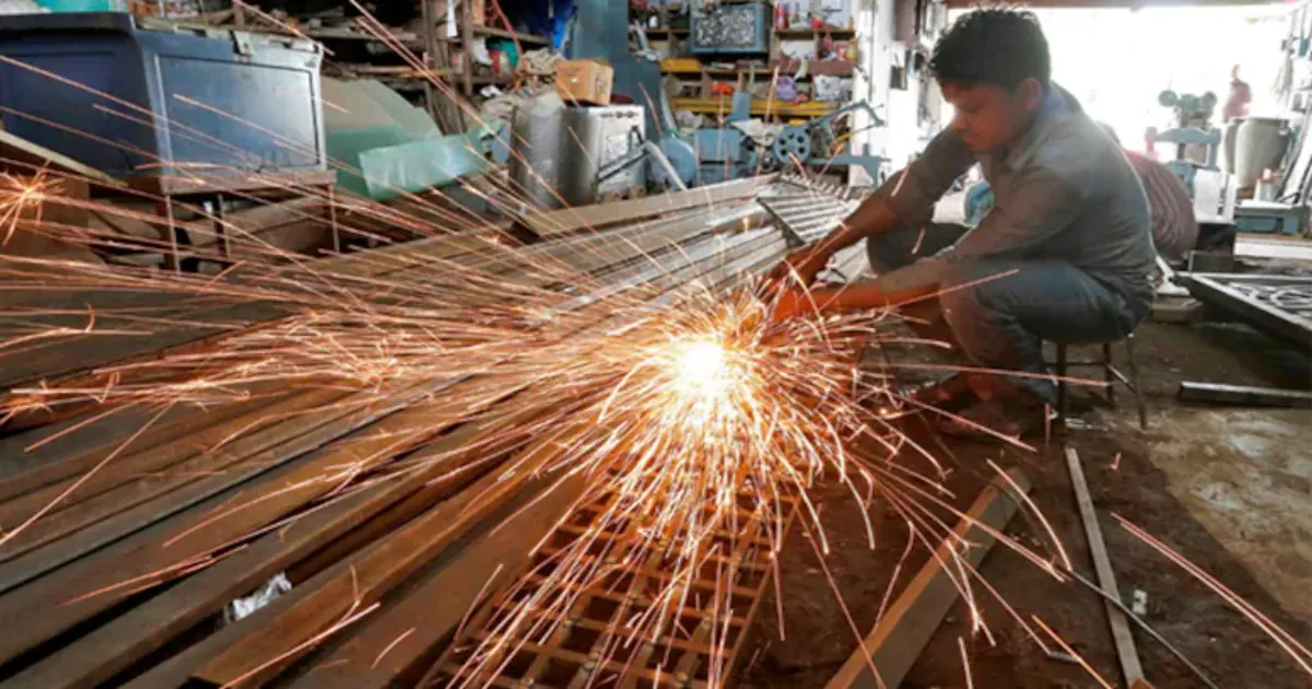 वित्त वर्ष 2025-26 में भारत की जीडीपी 7.4% रहने का अनुमान, सेवा क्षेत्र बना विकास की रीढ़