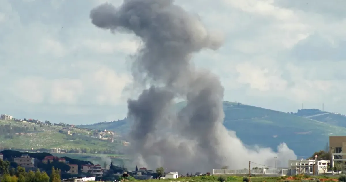 इज़राइल ने लेबनान के गांवों को नष्ट किया, घरों में विस्फोटक भरकर ध्वस्त किए