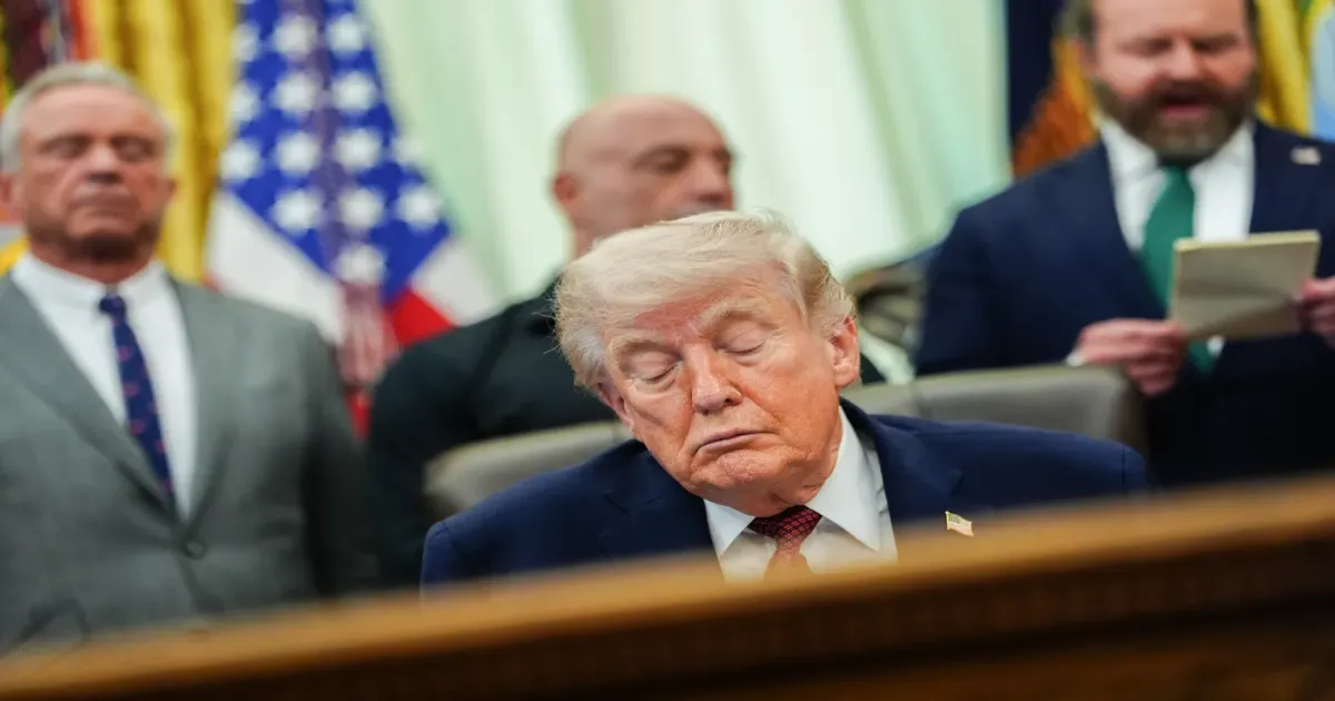 ईरान को ट्रंप की चेतावनी: समझौता मानो या कार्रवाई झेलो, पाकिस्तान में वार्ता की तैयारी