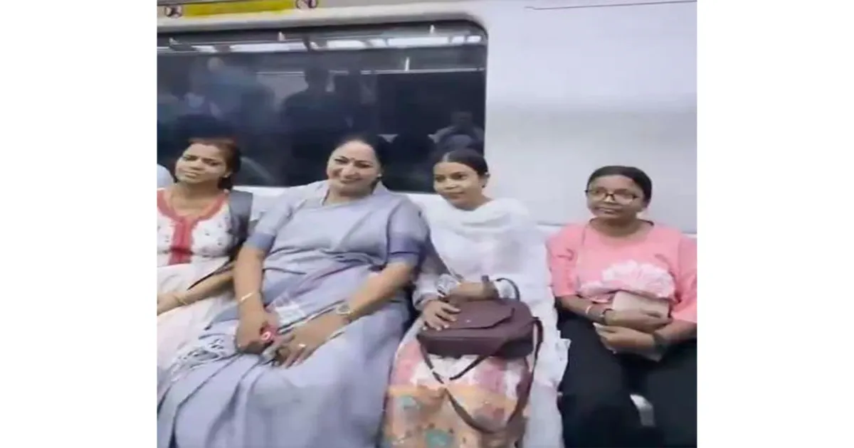 दिल्ली की मुख्यमंत्री रेखा गुप्ता ने शुरू किया मेट्रो मंडे अभियान