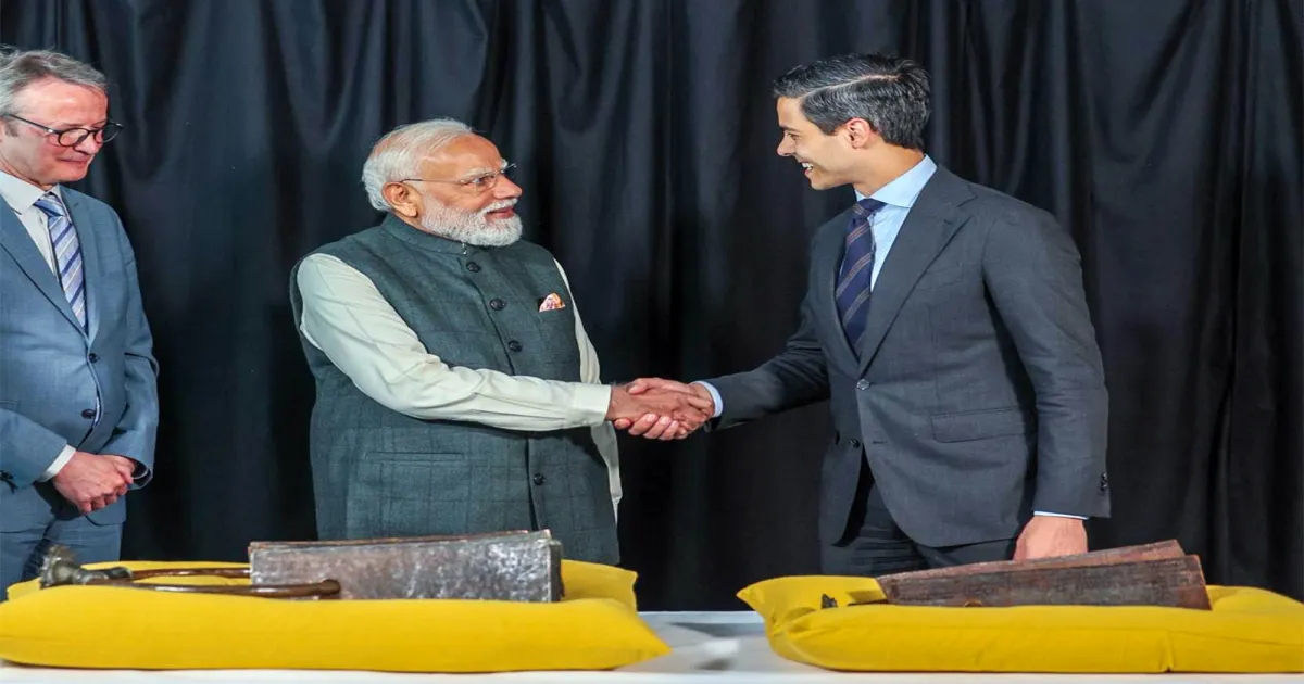 300 वर्षों बाद भारत लौटीं चोल कालीन ताम्रपत्र पट्टिकाएं, प्रधानमंत्री नरेंद्र मोदी बोले- इन्हें देखकर गहरा आकर्षण महसूस हुआ