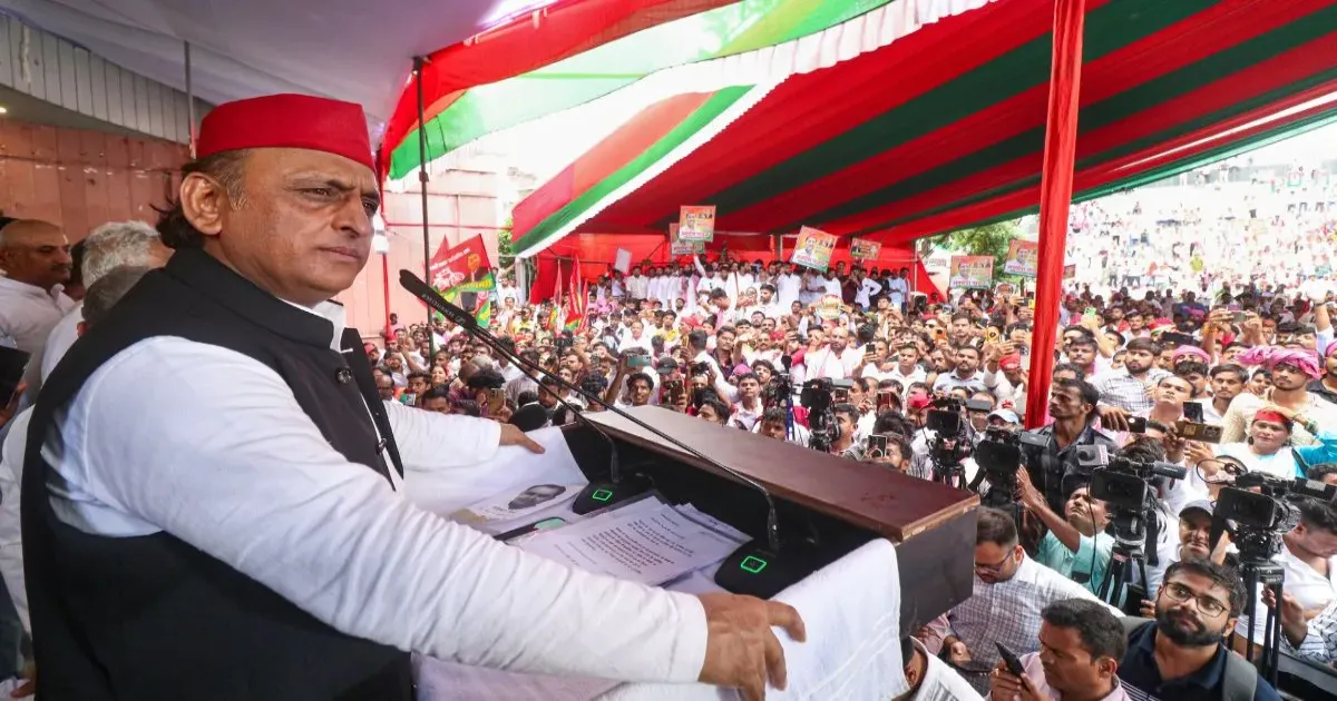 पिछड़ा से पंडित तक: 2027 के यूपी चुनाव से पहले अखिलेश यादव का ब्राह्मण दांव