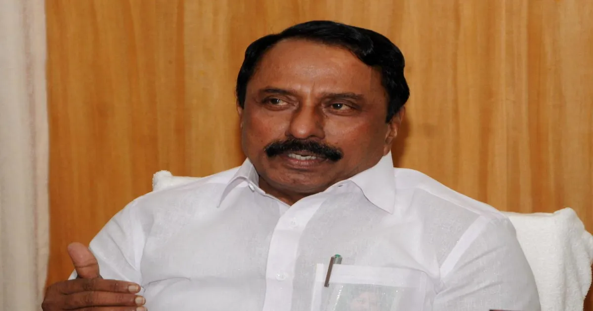 पन्नीरसेल्वम, दिनाकरन और शशिकला से मुलाकात के एक दिन बाद एआईएडीएमके से सेंगोट्टैयन निष्कासित