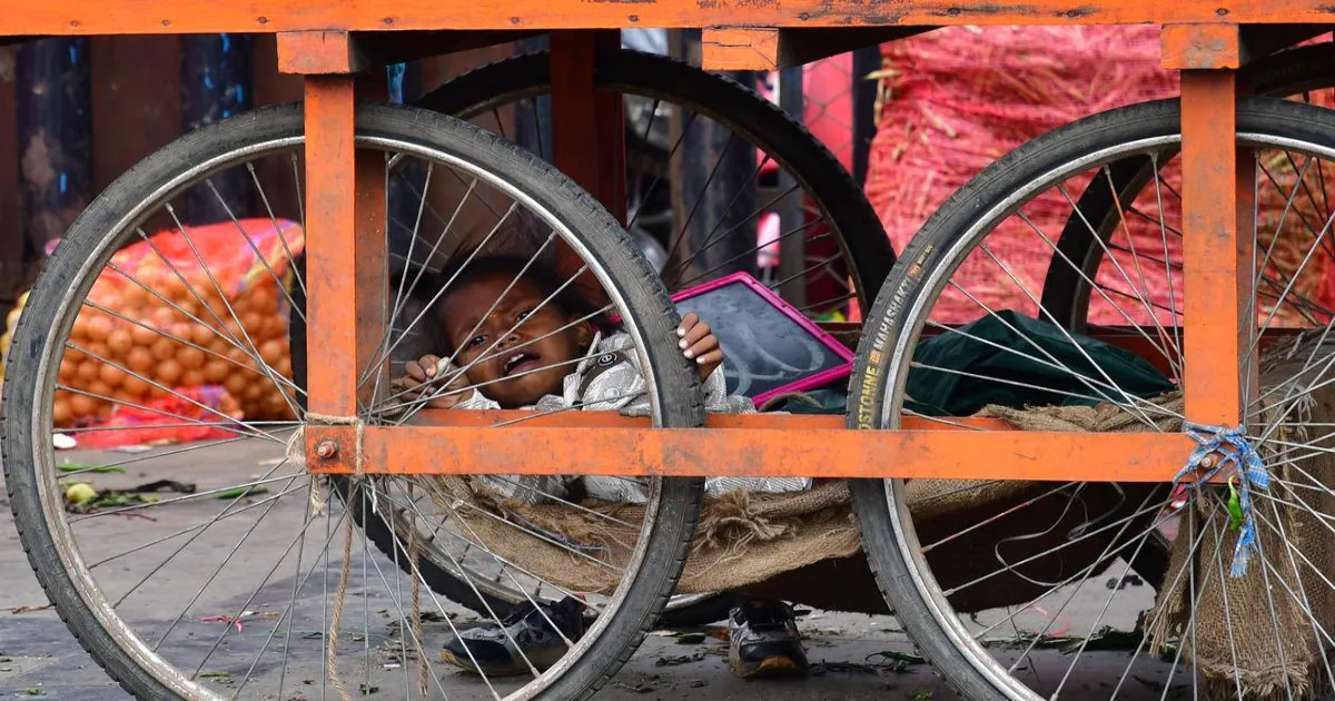 यूनीसेफ: दुनिया के 40 करोड़ बच्चे दो महत्वपूर्ण सुविधाओं से वंचित, भारत गरीबी घटाने के लक्ष्य पर अग्रसर