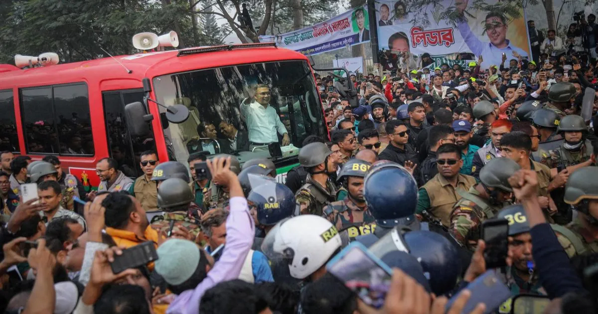 17 साल के आत्मनिर्वासन के बाद बीएनपी नेता तारिक रहमान बने बांग्लादेशी मतदाता