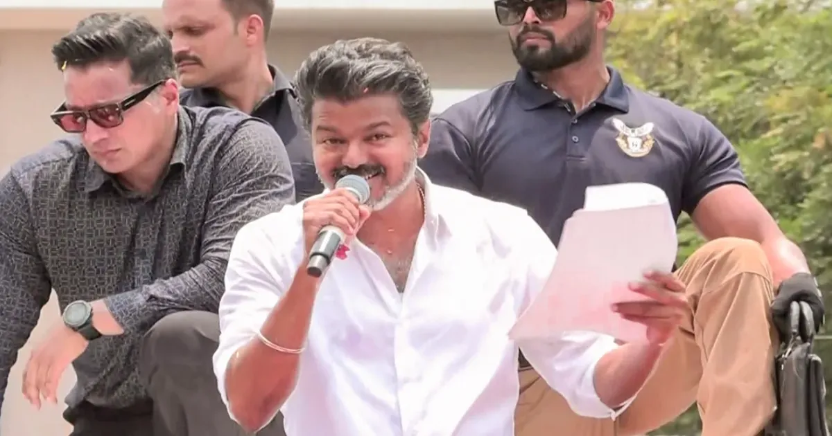 तमिलनाडु चुनाव से पहले विजय के बड़े वादे, किसानों का कर्ज माफी और पुलिस वेतन बढ़ाने का ऐलान