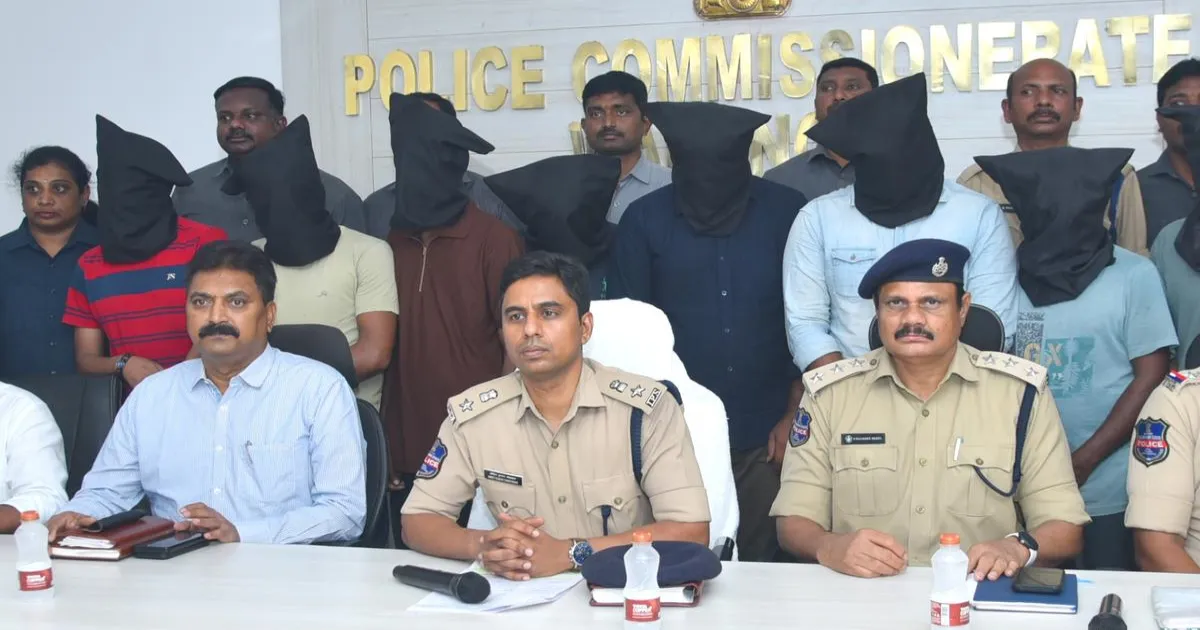 वारंगल में नकली मुद्रा गिरोह का भंडाफोड़, आठ आरोपी गिरफ्तार