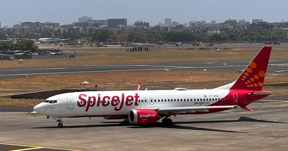 spicejet-kathmandu-flight-tailpipe-fire-delhi-airport
