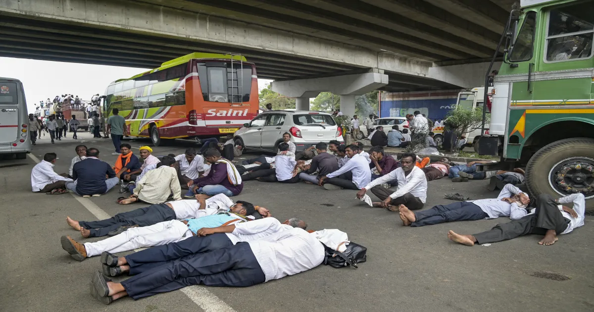 बच्चू कडू का प्रदर्शन: नागपुर में हाईवे और सड़कें खाली, पुलिस ने दी हाईकोर्ट को रिपोर्ट