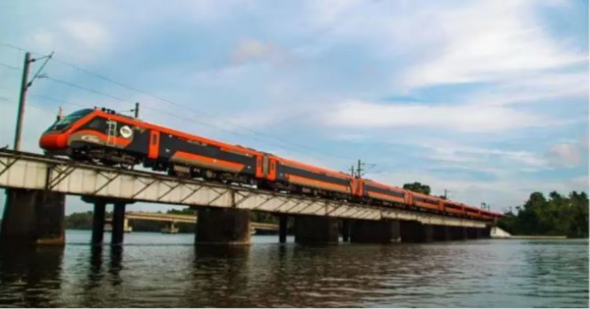 वंदे भारत ट्रेनों के मेन्यू में बदलाव की तैयारी, यात्रियों को मिलेगा क्षेत्रीय स्वाद