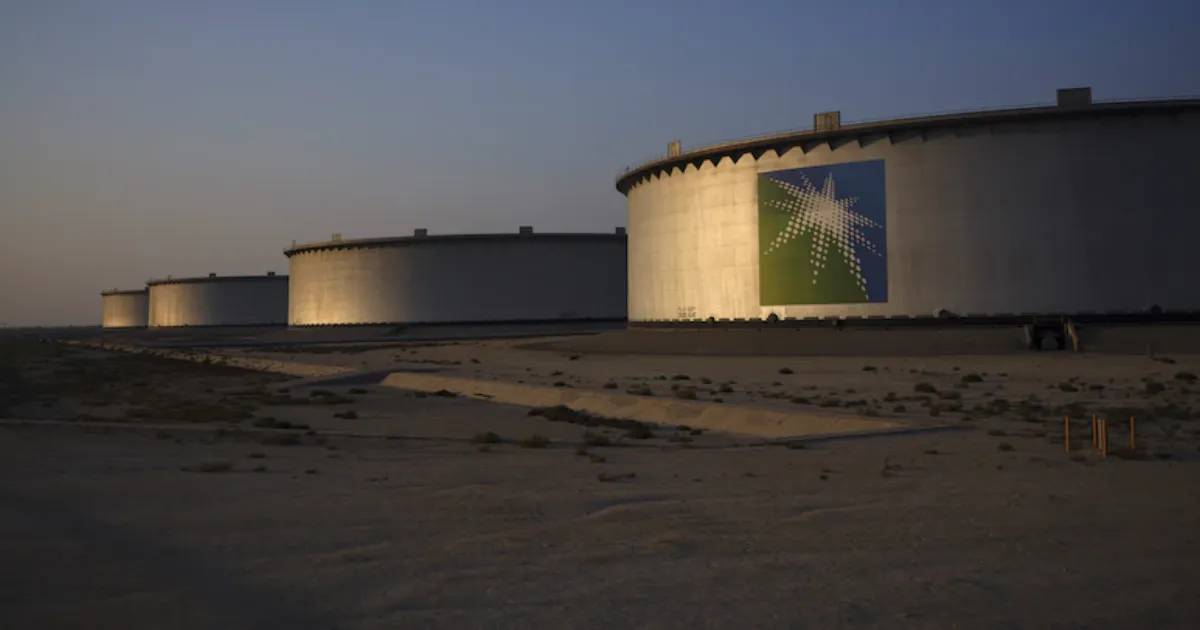 होर्मुज़ जलडमरूमध्य संकट के बीच सऊदी अरब ने घटाया तेल उत्पादन, भंडारण टैंक भरने लगे