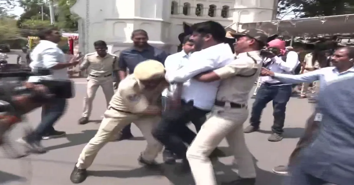 तेलंगाना में भाजपा का प्रदर्शन, अधूरे चुनावी वादों को लेकर सरकार पर निशाना