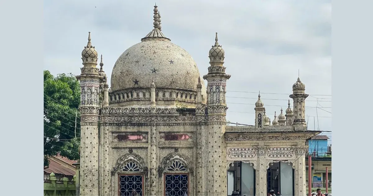 कोलकाता एयरपोर्ट की ऐतिहासिक गौरीपुर जामा मस्जिद पर क्यों छिड़ा सुरक्षा विवाद? जानिए पूरा मामला