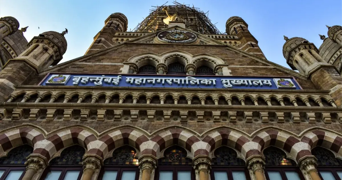 बीएमसी में टैबलेट पर सियासत तेज, 5 से 6 करोड़ रुपये के प्रस्ताव पर विपक्ष ने उठाए सवाल