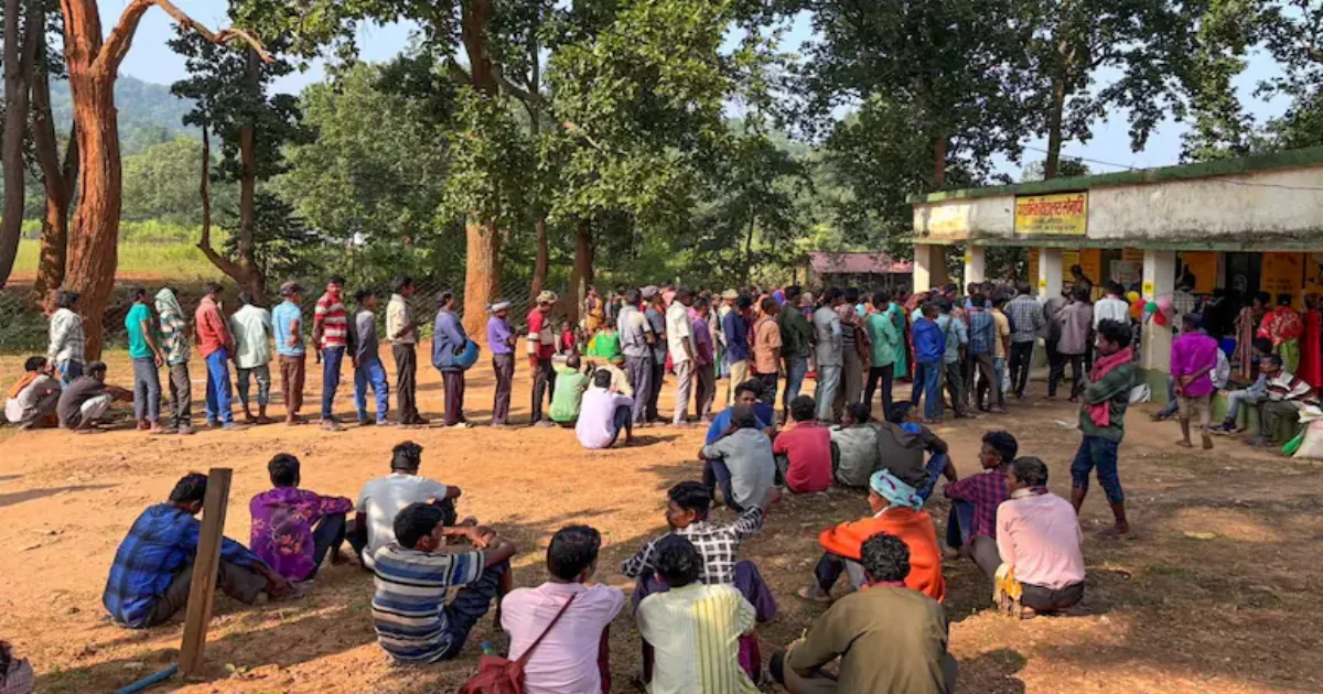 बिहार का चुनावी रण: क्या प्रवासी मतदाता बने किंगमेकर?