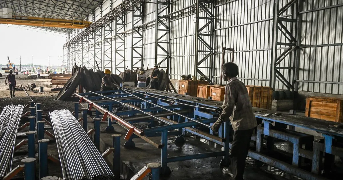 नवंबर 2025 में औद्योगिक उत्पादन सूचकांक की वृद्धि 25 महीनों के उच्चतम स्तर 6.7% पर, मैन्युफैक्चरिंग सेक्टर बना सहारा