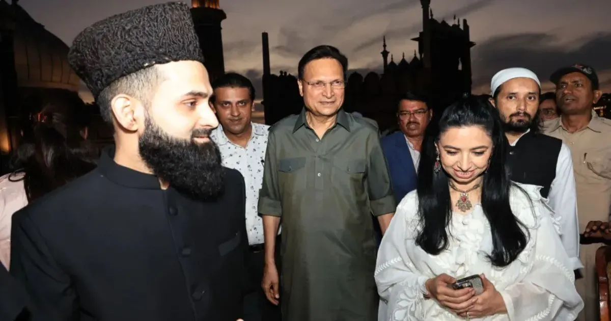 दिल्ली की जामा मस्जिद में शाही इमाम का रमज़ान इफ्तार, रजत शर्मा और रितु धवन सहित कई गणमान्य लोग शामिल