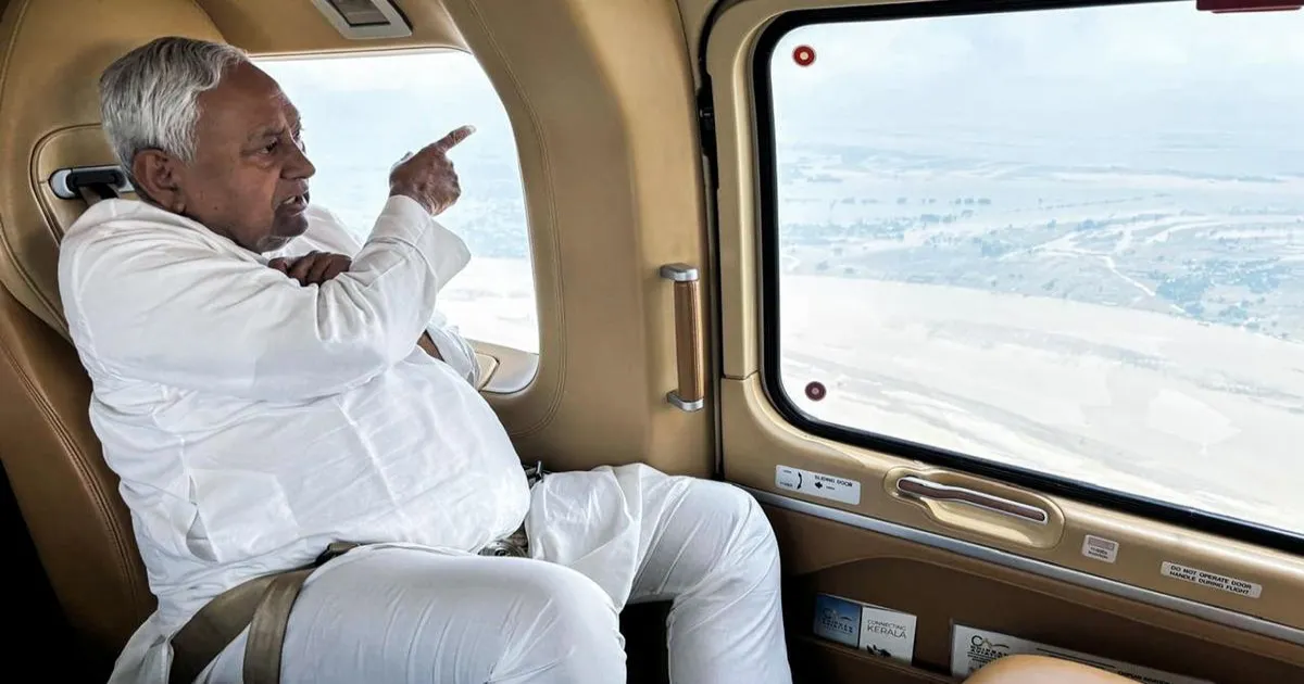 मुख्यमंत्री नीतीश कुमार ने बिहार के बाढ़ प्रभावित क्षेत्रों का हवाई सर्वेक्षण किया